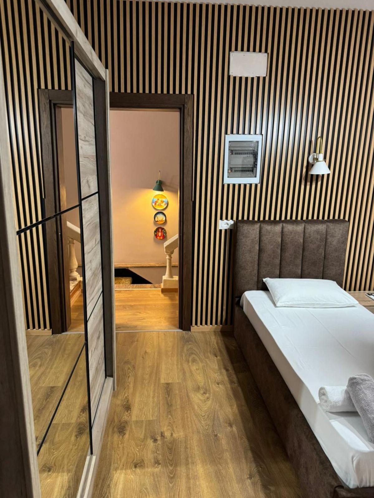 Oda Garden Boutique Hotel ティラナ エクステリア 写真